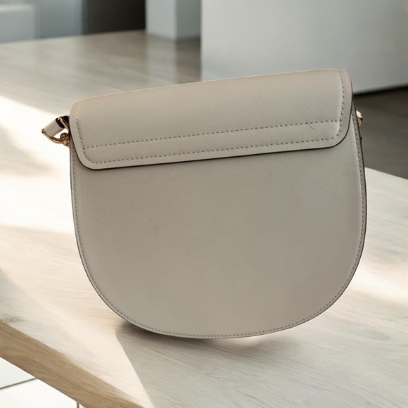 Kate Spade Cream Crossbody Bag with Timeless Elegance - Picture 3 of 6